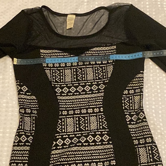 Dress - Picture 7 of 9